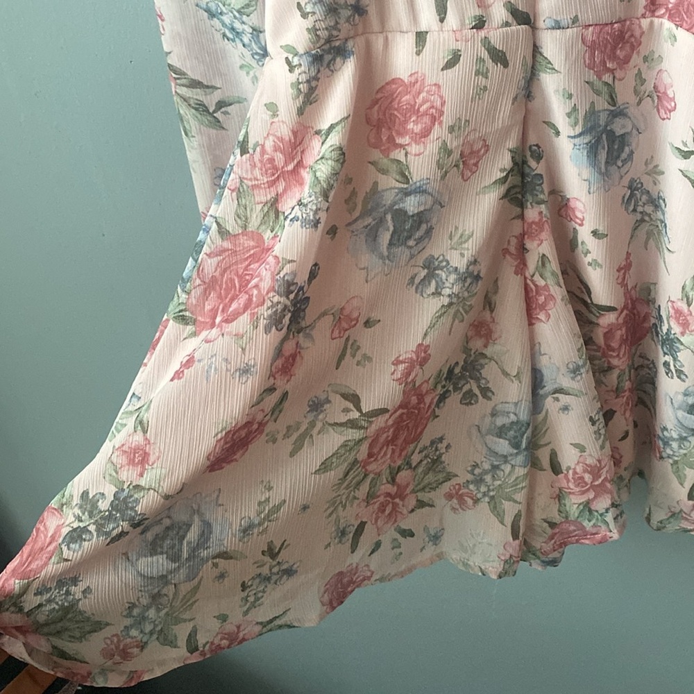 Floral High Waisted Romper🌸 - Picture 6 of 10